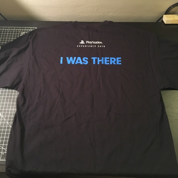 2016 PSX PlayStation Experience exclusive tee - Picture 3 of 4